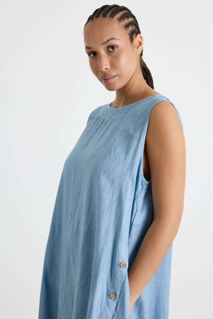 Abito ampio con bottoni laterali Intrend - 3