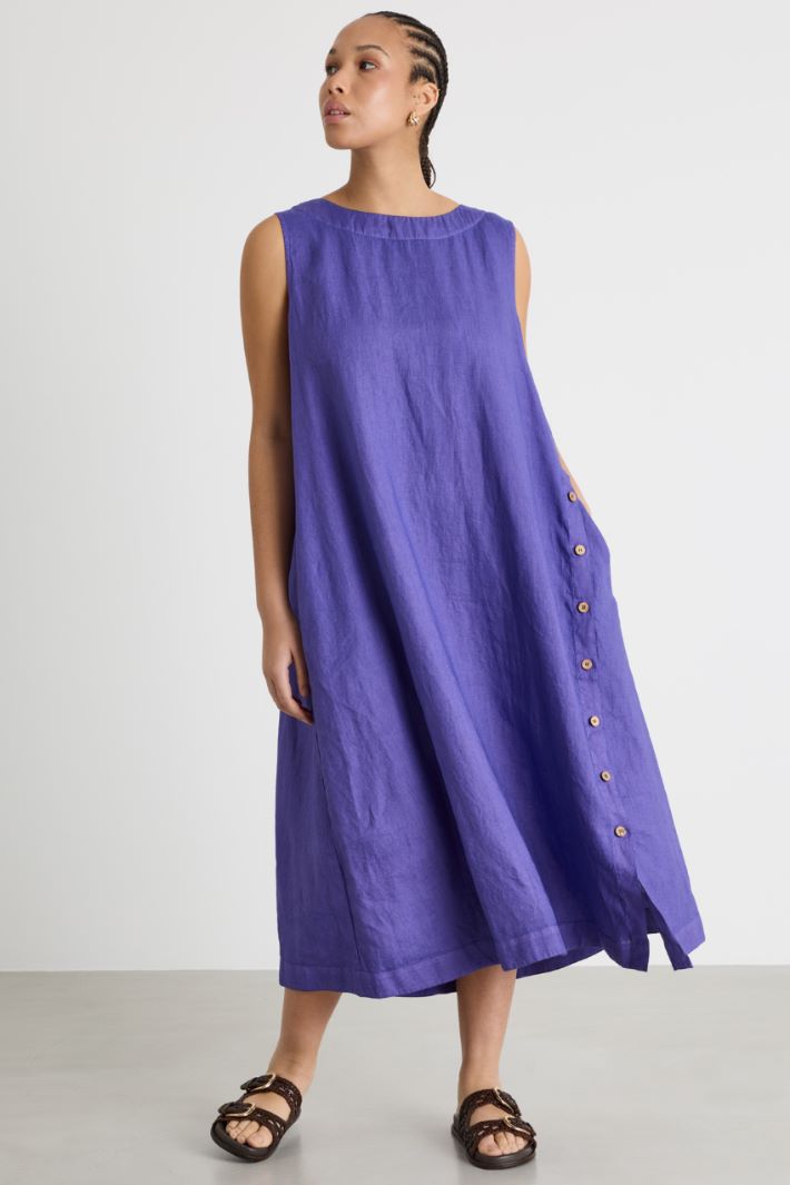 Abito ampio con bottoni laterali Intrend