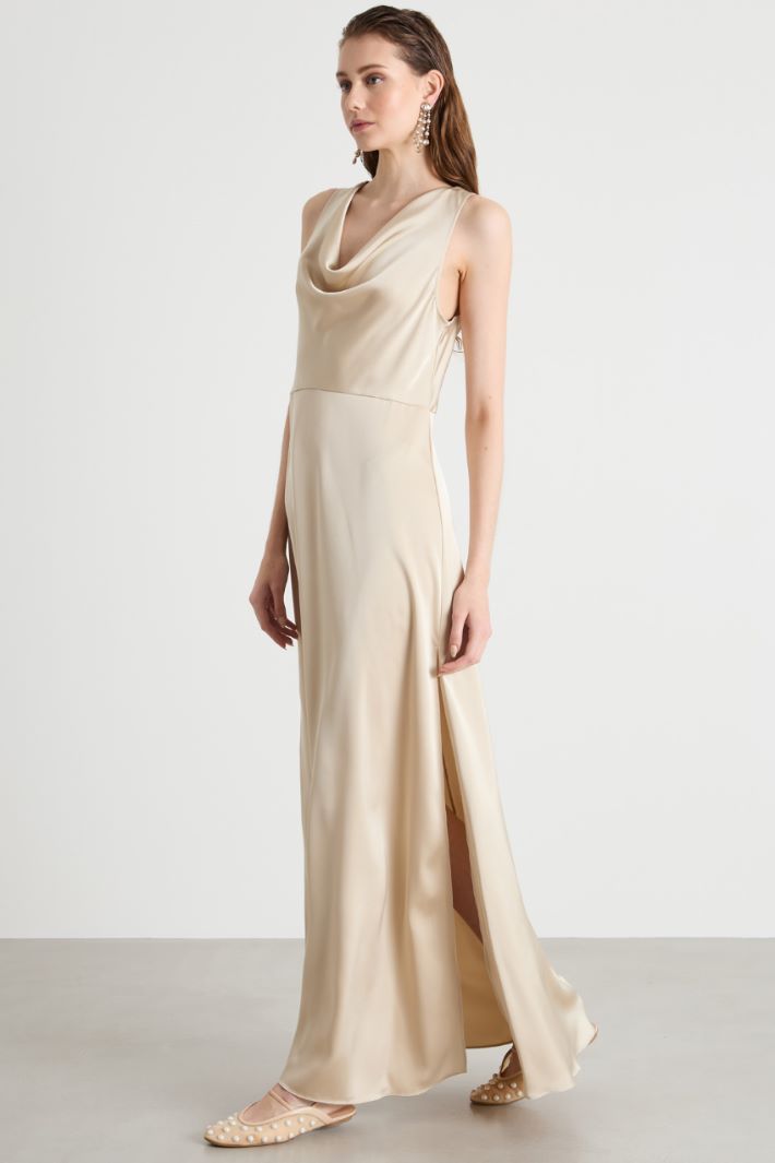 Satin maxi dress Intrend - 2