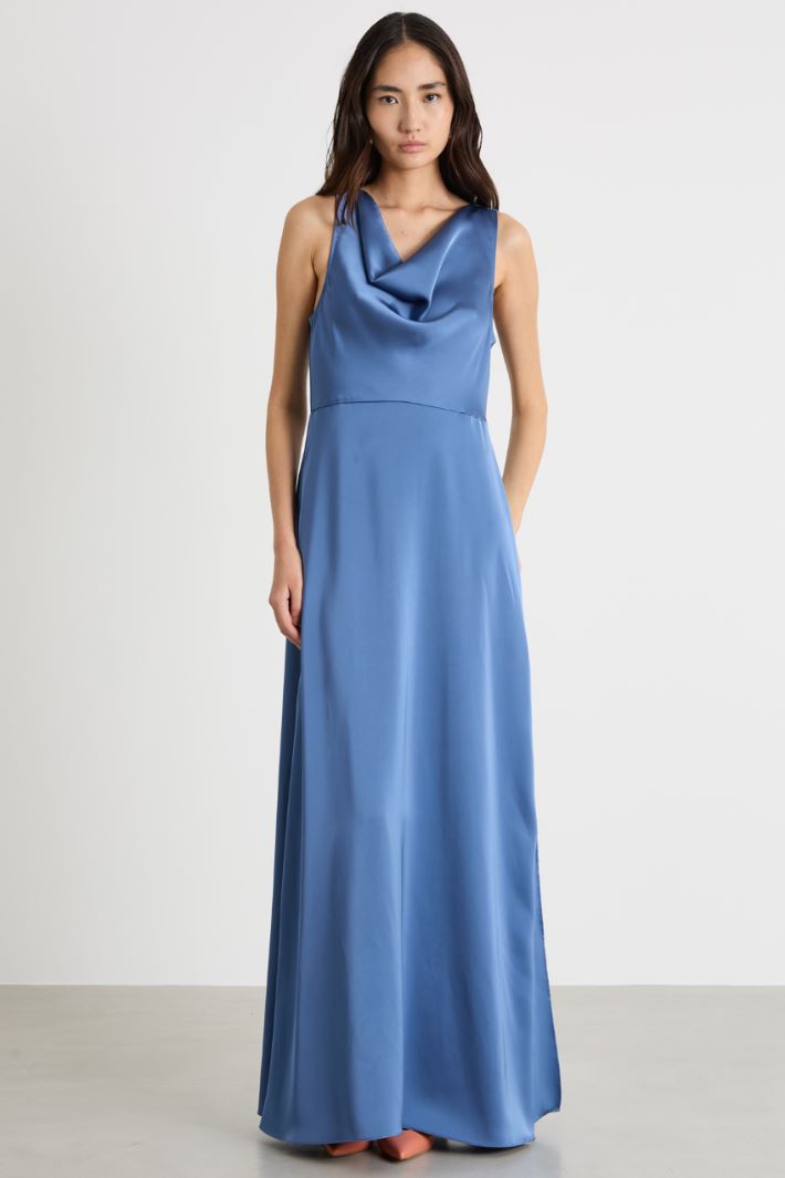 Satin maxi dress Intrend - 2