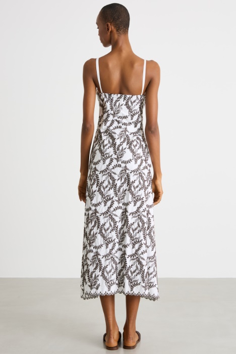 Vestido de popelina bordado