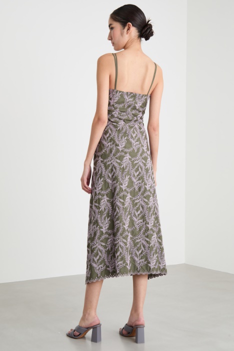 Vestido de popelina bordado