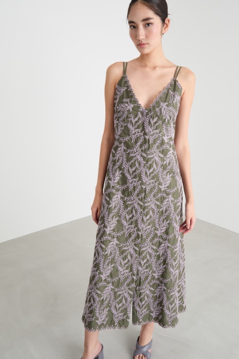 Vestido de popelina bordado