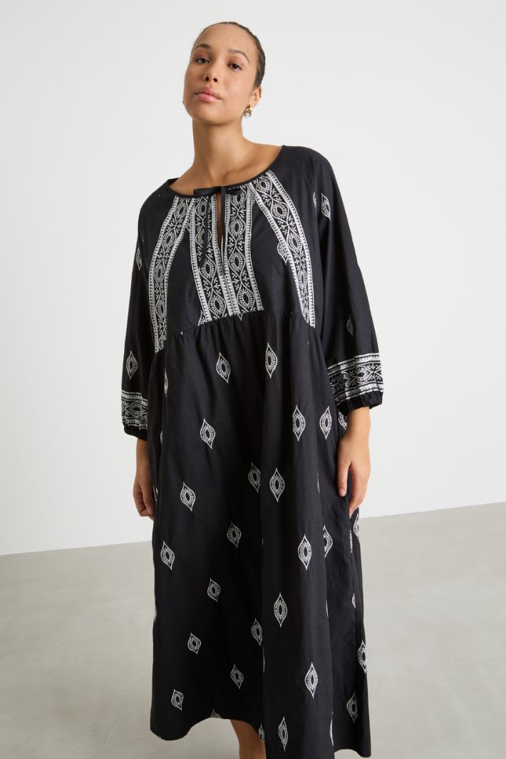 Loose-fit embroidered dress Intrend - 2