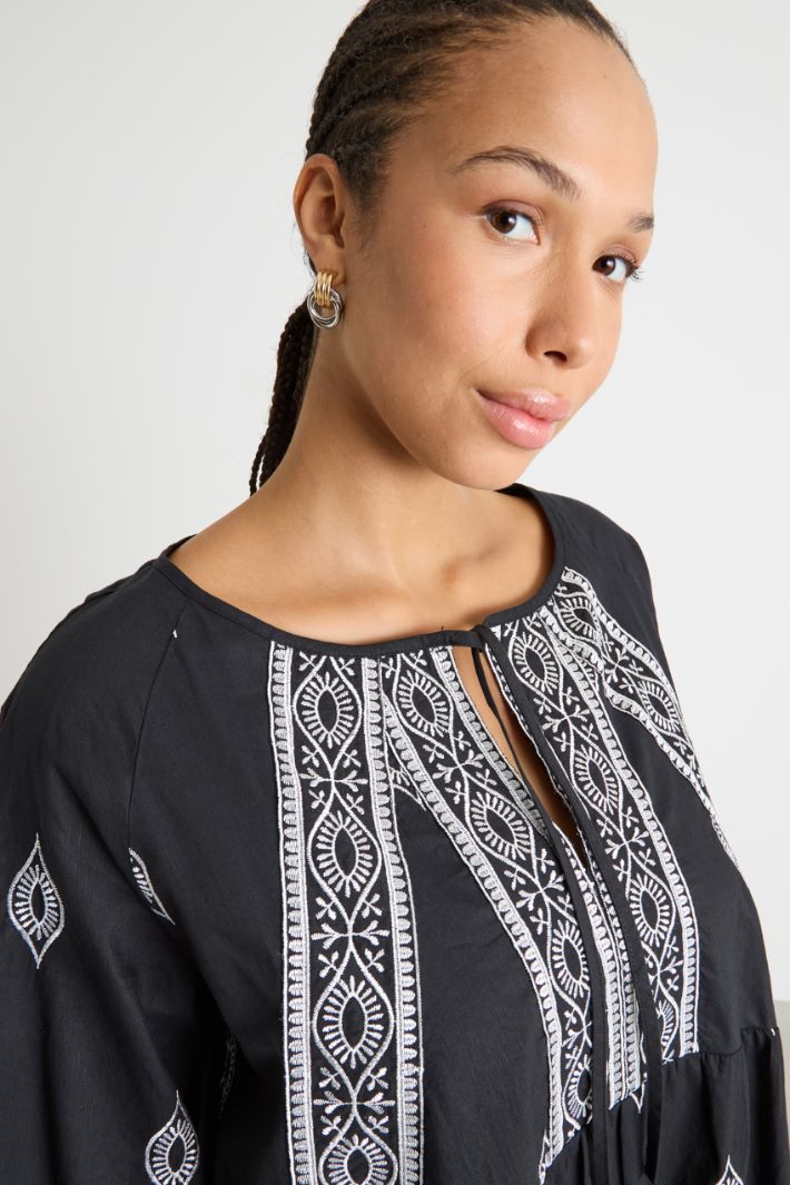 Loose-fit embroidered dress Intrend - 3
