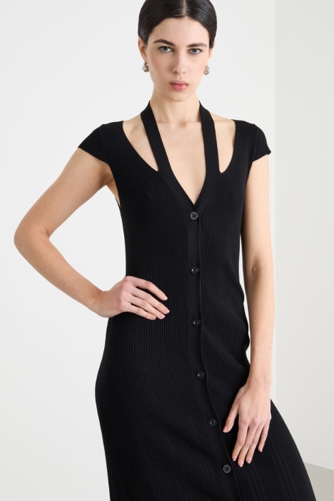 Abito lungo in maglia con dettagli cut-out