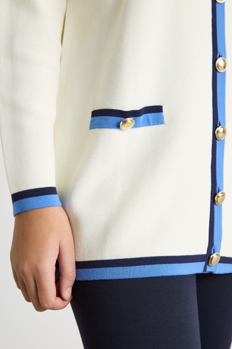 Cárdigan con detalles en contraste