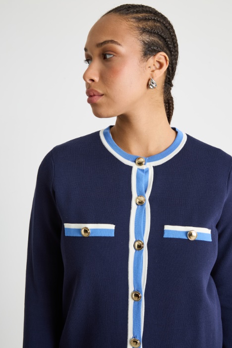 Cárdigan con detalles en contraste
