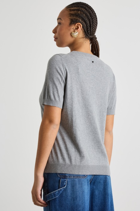 Maglia aderente con maniche corte