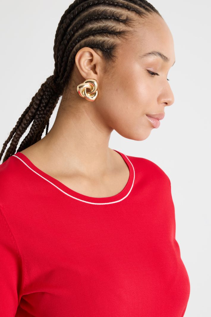 Semi-Fitted Short-Sleeved Knit Top Intrend - 3