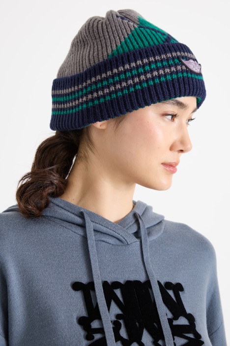 Patch and Intarsia Beanie Intrend