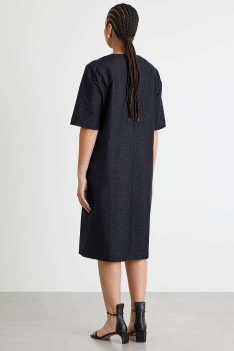 Vestido con escote en V