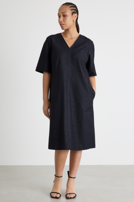 Vestido con escote en V