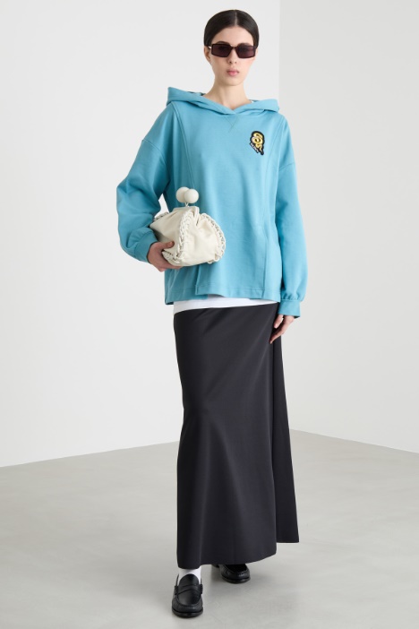 Felpa oversize con patch e cappuccio Intrend