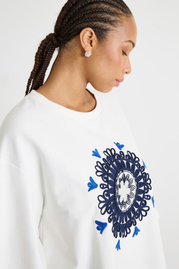 Embroidered jersey sweatshirt Intrend - 3