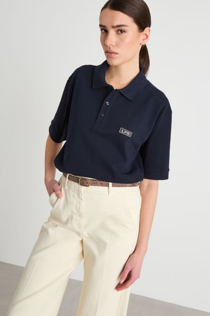 Polo ampia con patch Intrend - 2