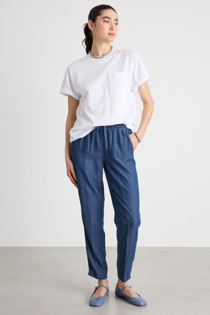 T-shirt con motivo ricamato Intrend