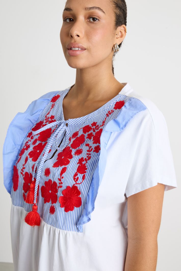 Embroidered jersey T-shirt Intrend - 3