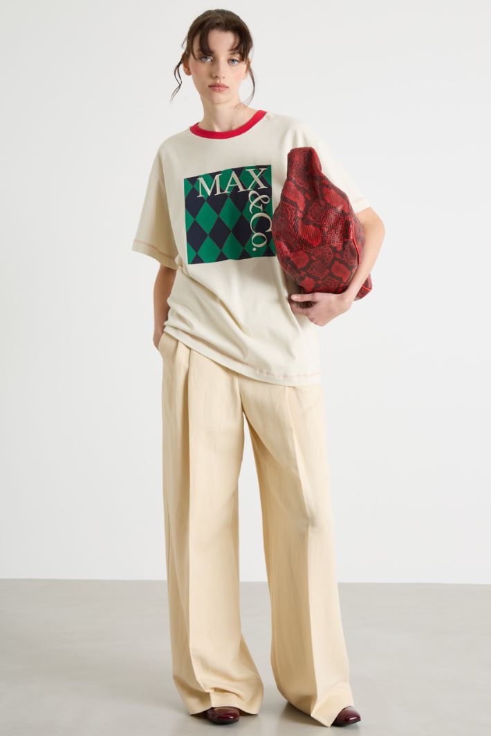 T-shirt with Foiled Details Intrend