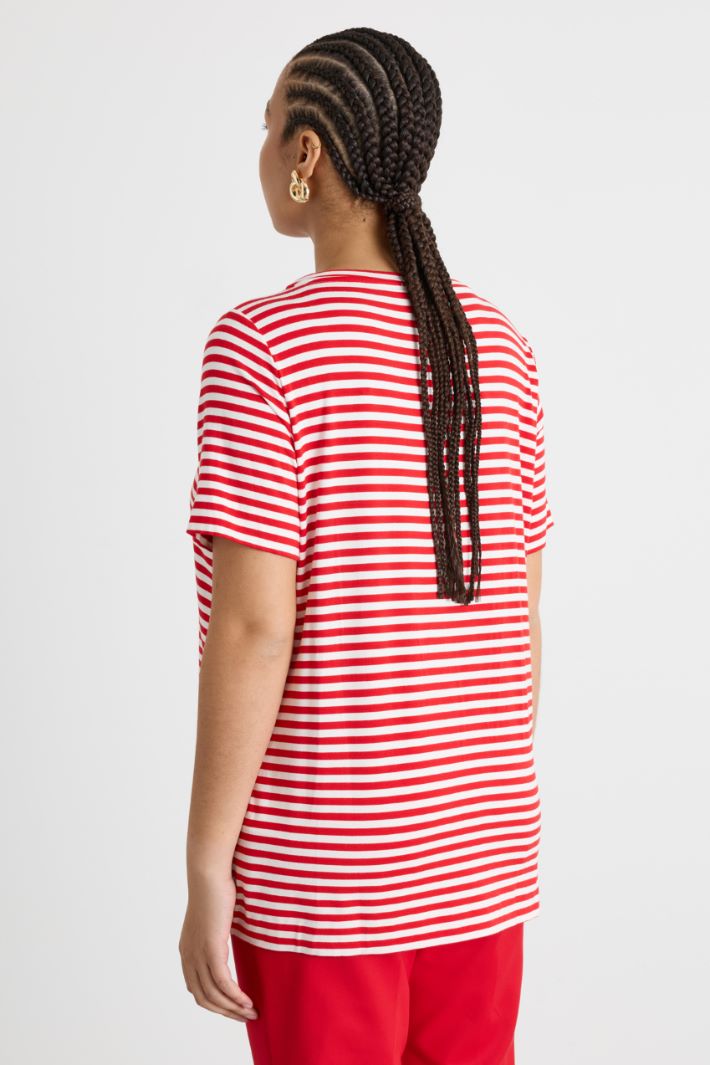 Embroidered jersey T-shirt Intrend - 4