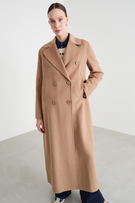 Cappotto doppiopetto con maxi rever