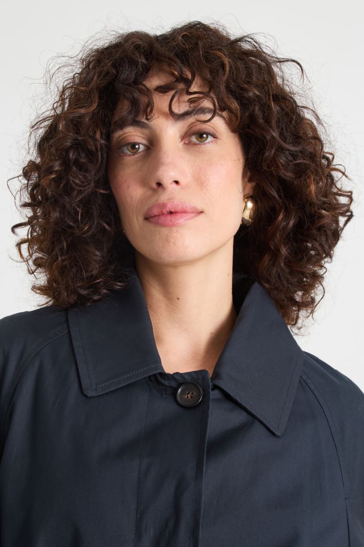 Single-breasted trench coat in water-repellent twill Intrend - 3