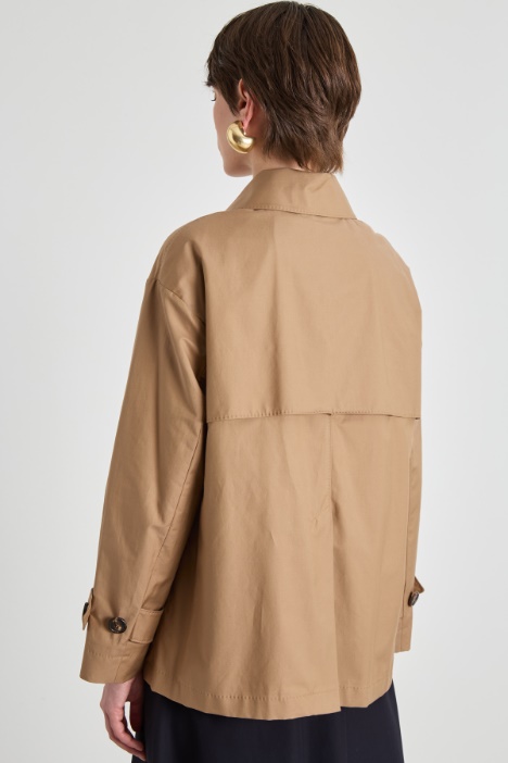Trench corto in twill antigoccia