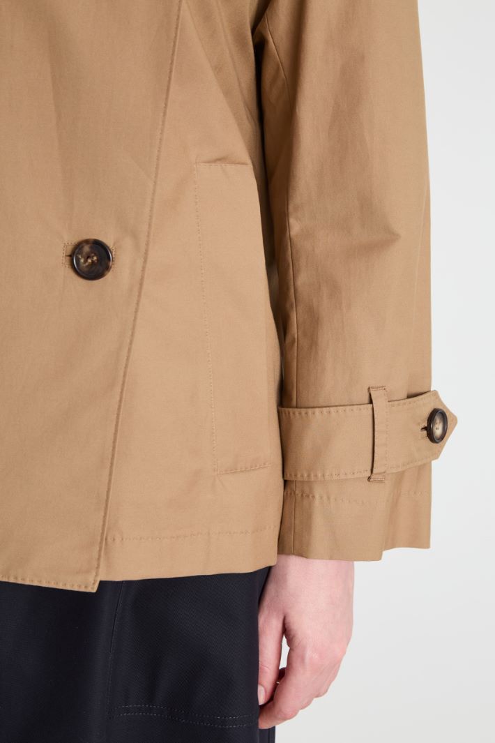 Trench corto in twill antigoccia Intrend - 3