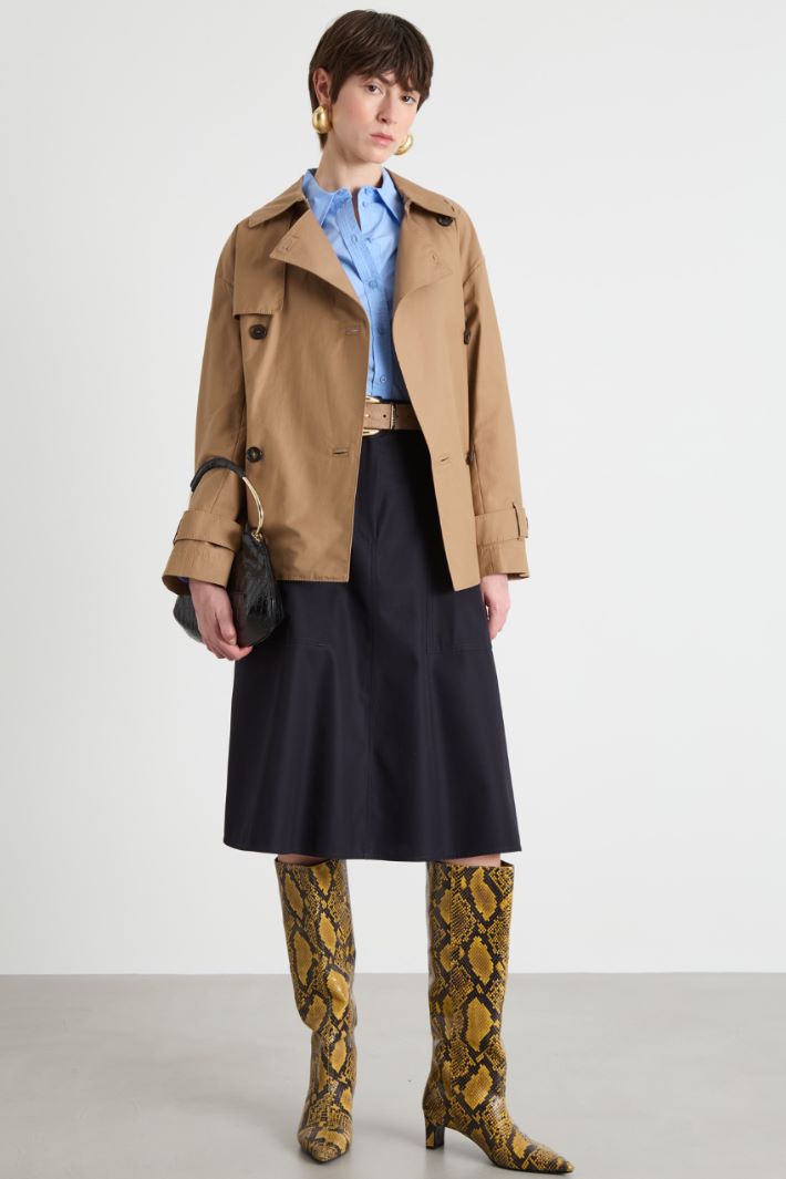 Trench corto in twill antigoccia Intrend