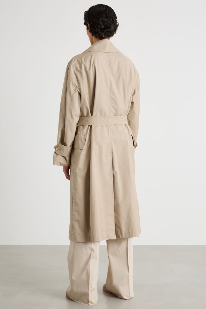 Double-breasted trench coat in water-repellent twill Intrend - 4