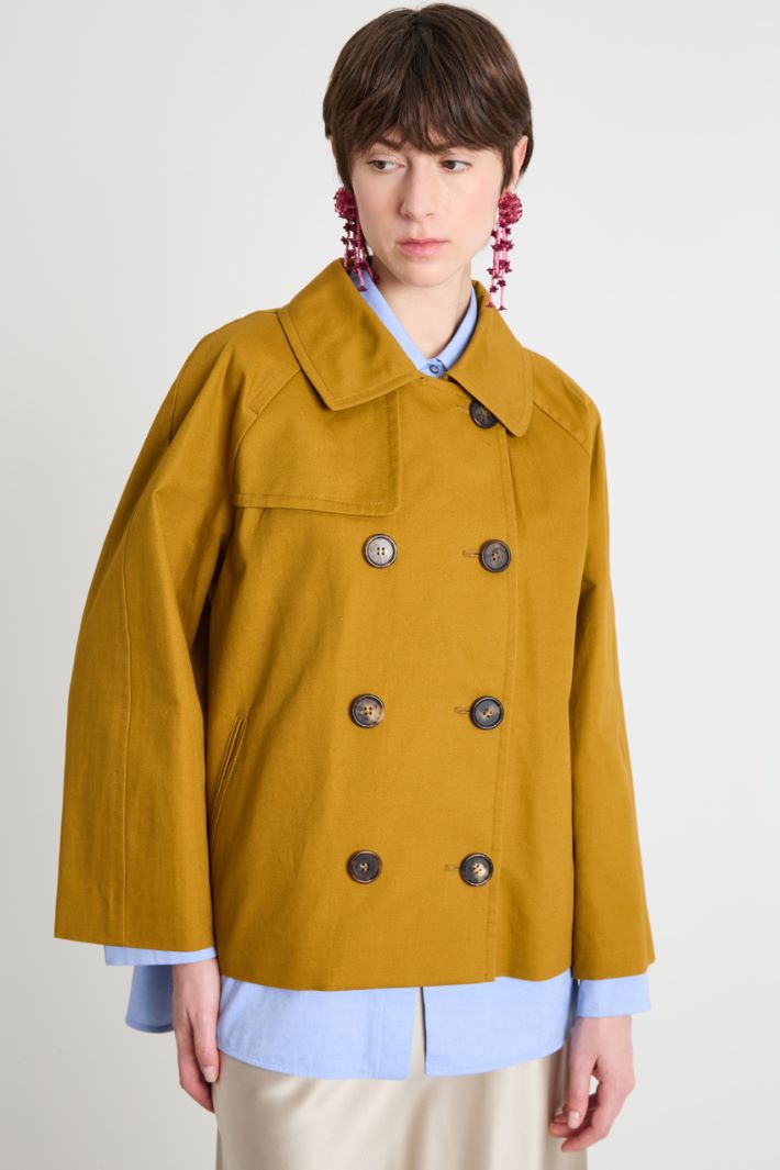 Double-breasted cropped trench coat Intrend - 2