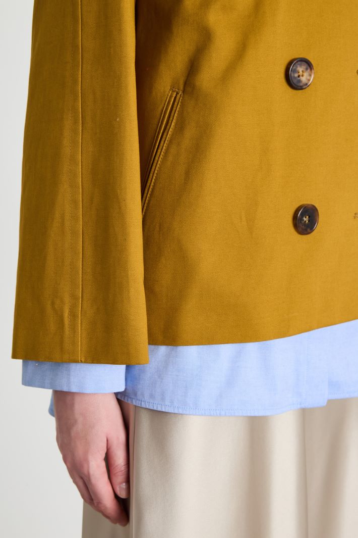 Double-breasted cropped trench coat Intrend - 3