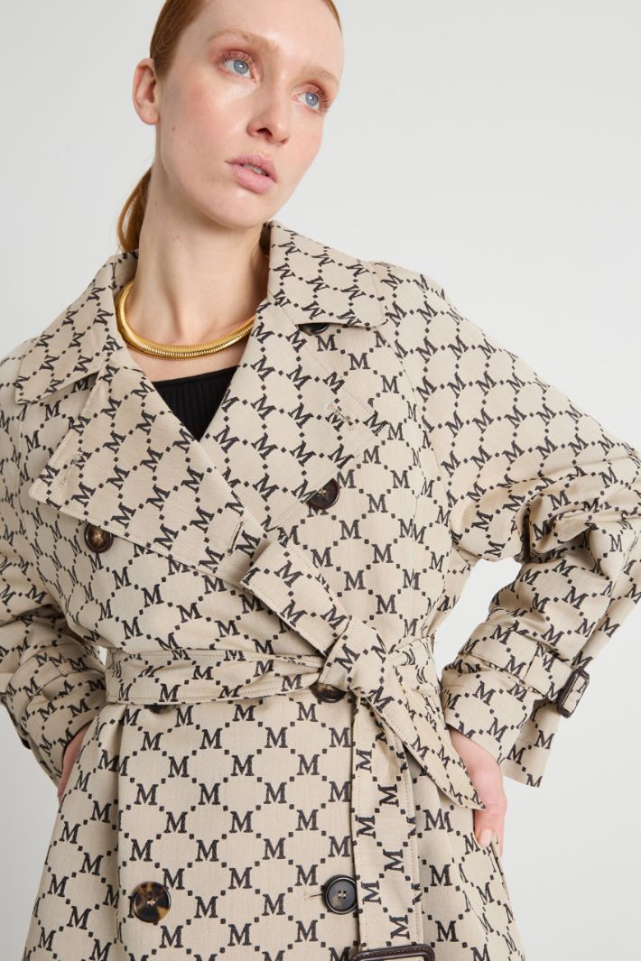 Double-Breasted Trench Coat in Water-Repellent Jacquard Intrend - 3