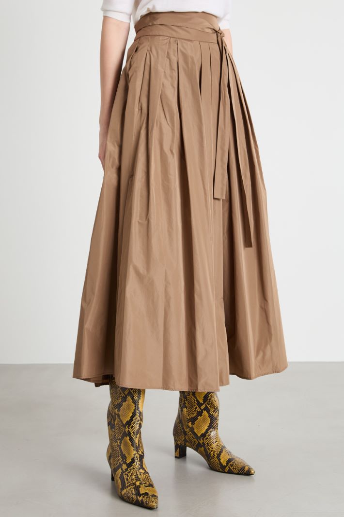 Pleated skirt in water-repellent taffeta Intrend - 2