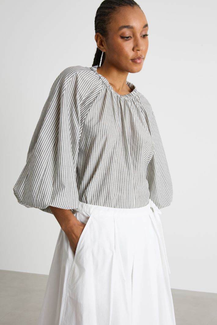 Shirred neckline blouse Intrend - 2