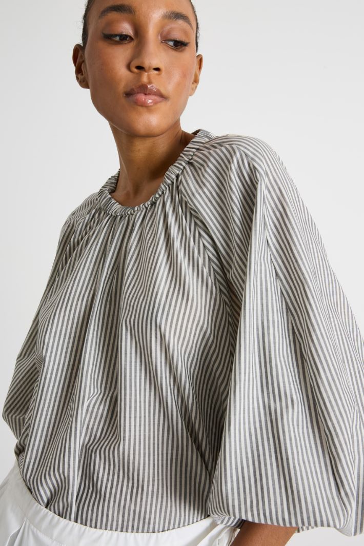 Shirred neckline blouse Intrend - 3