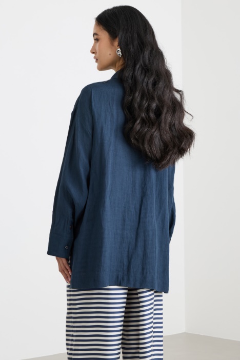 Camicia in tela con spacchi