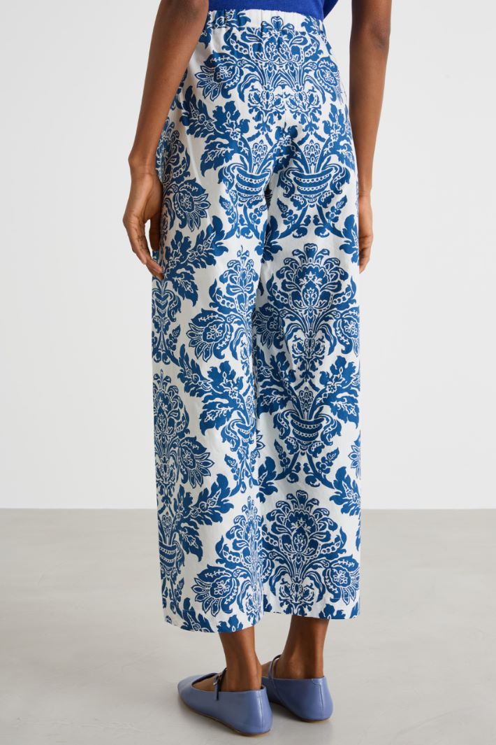 Printed poplin cropped trousers Intrend - 4