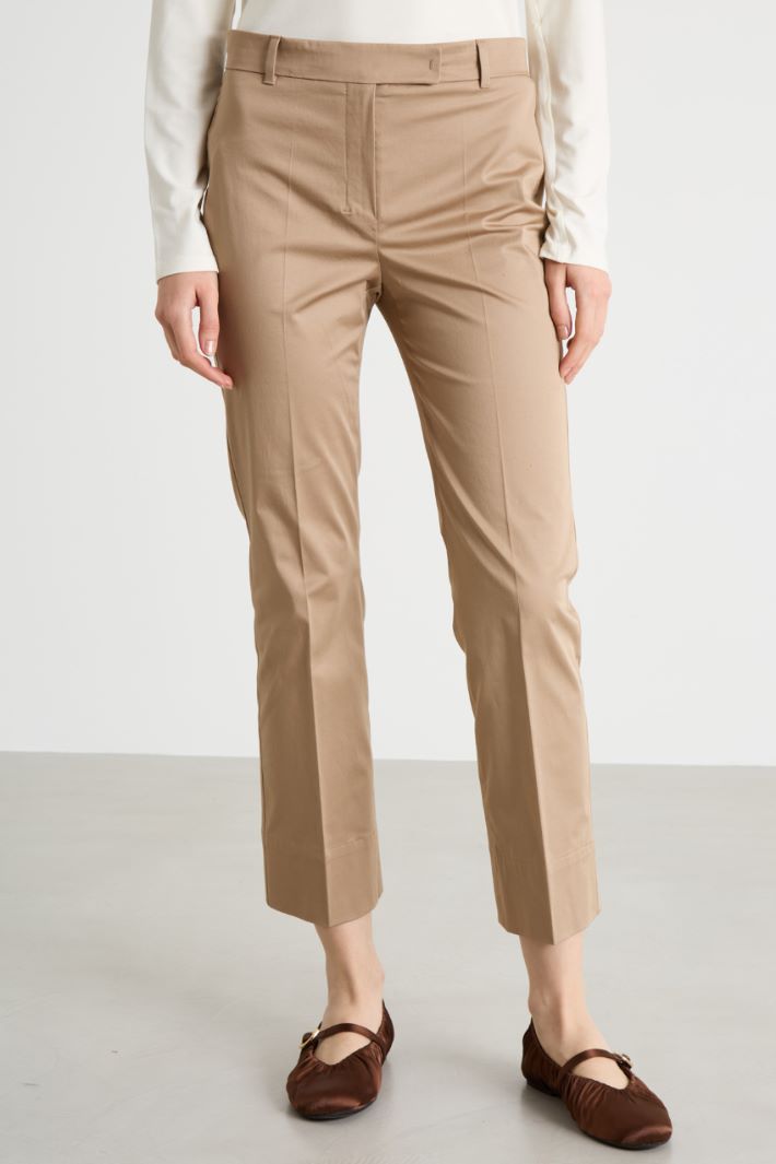 Slim-fit cropped satin trousers Intrend - 2