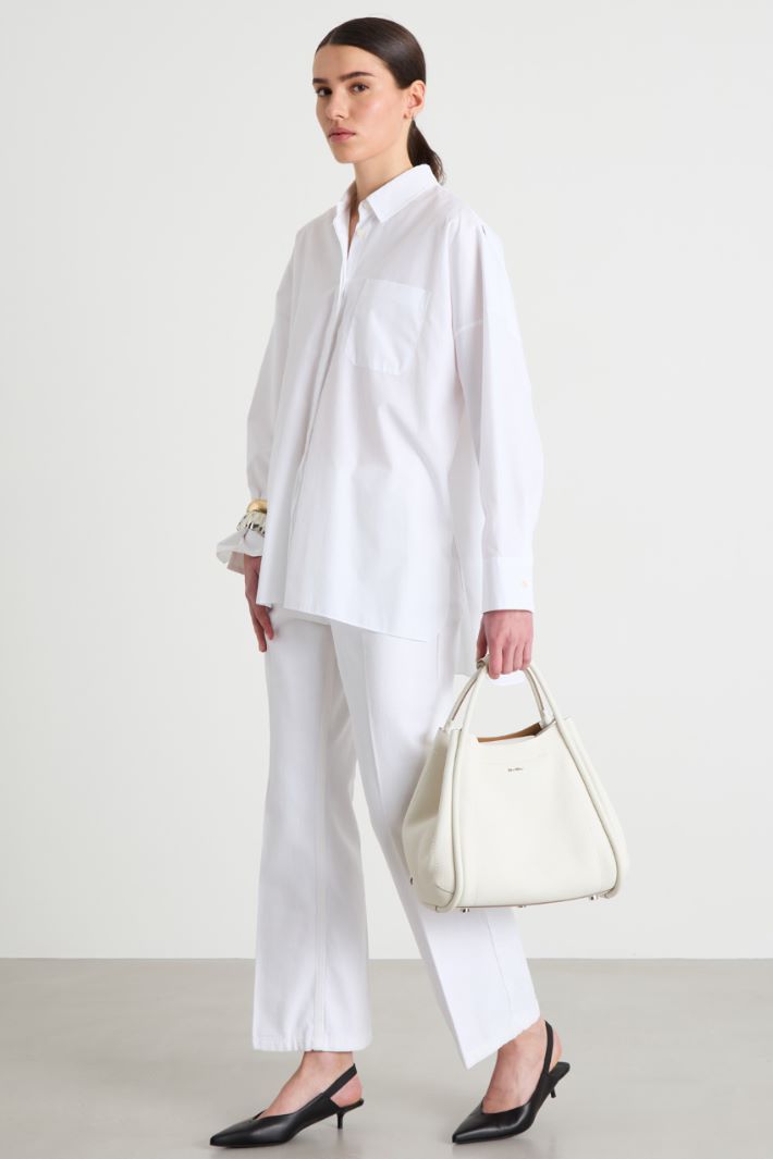 Oversized straight-fit poplin shirt Intrend