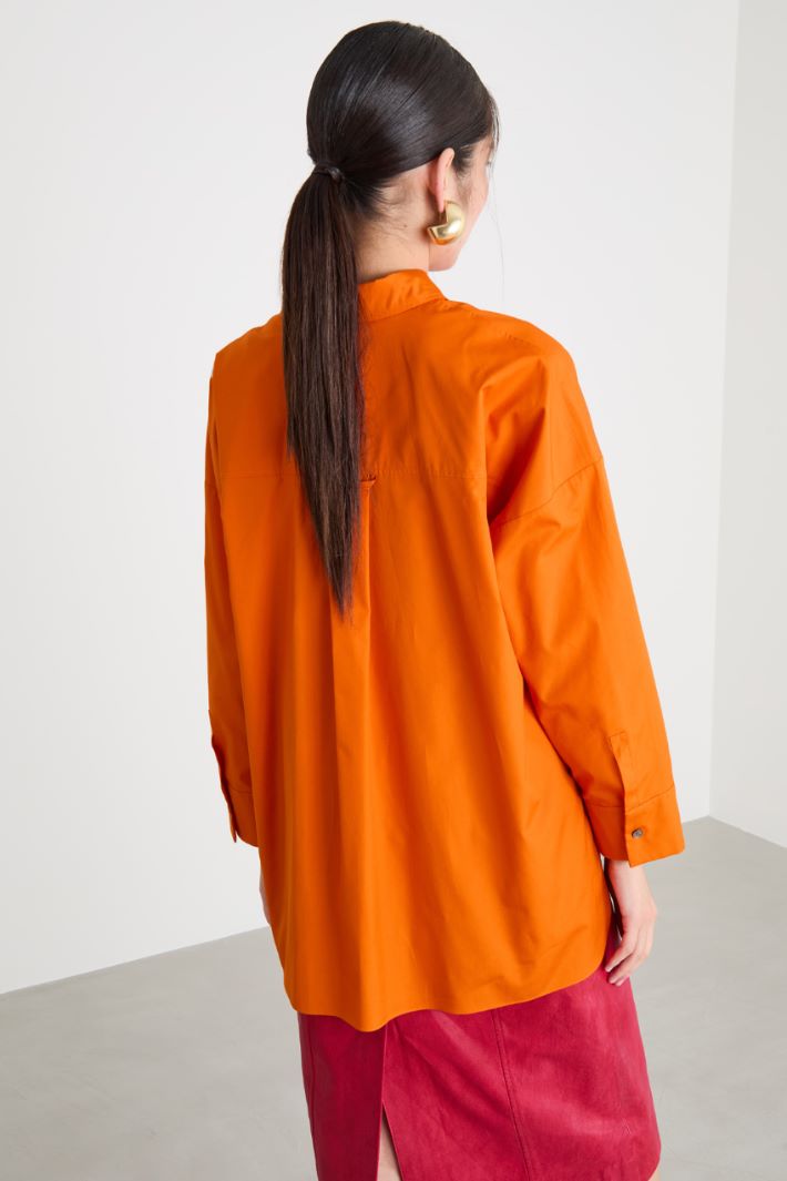 Oversized straight-fit poplin shirt Intrend - 4