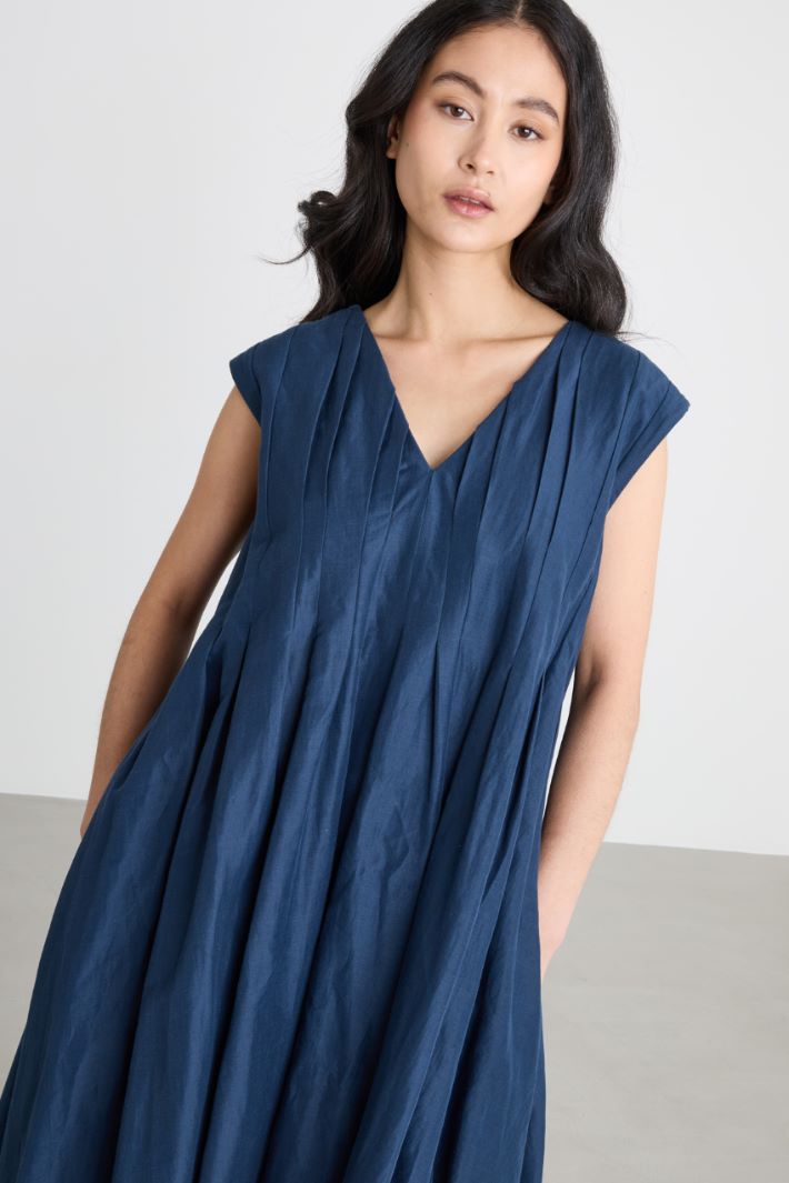 Pleated maxi dress Intrend - 3
