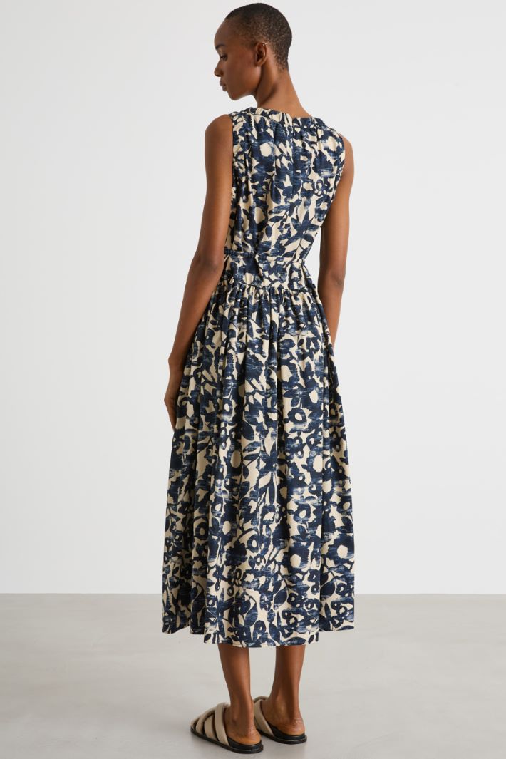 Sleeveless midi dress Intrend - 4