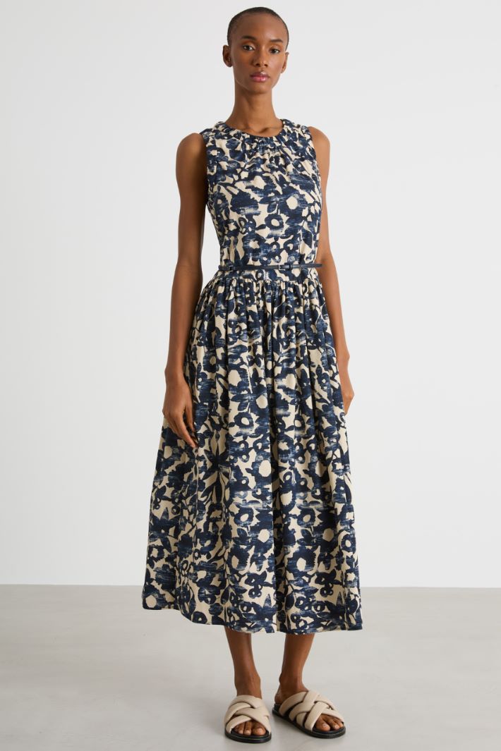 Sleeveless midi dress Intrend - 2