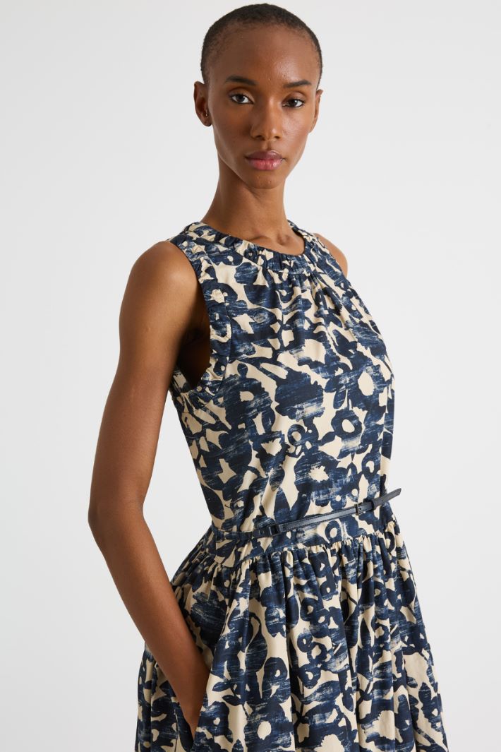 Sleeveless midi dress Intrend - 3