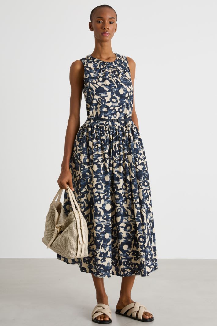 Sleeveless midi dress Intrend