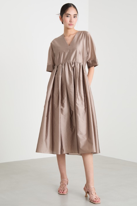 Abito midi in organza Intrend