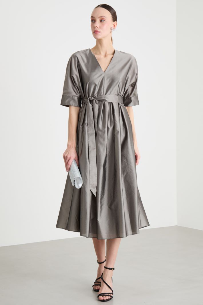 Abito midi in organza Intrend