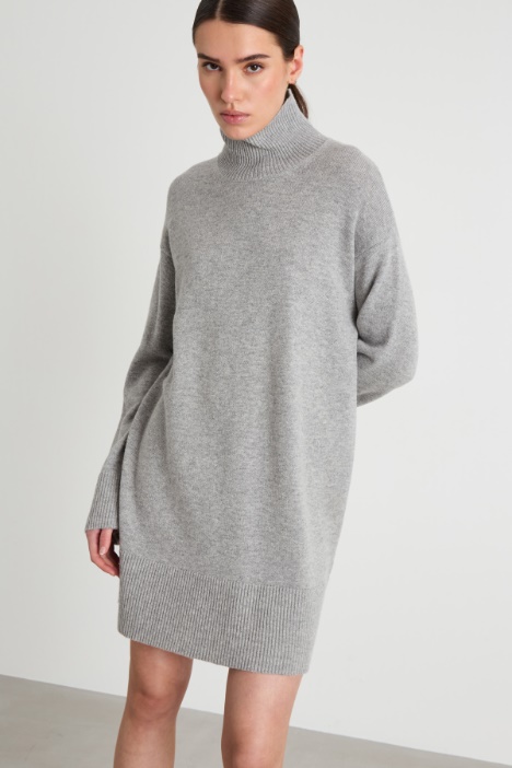 Abito dolcevita in maglia