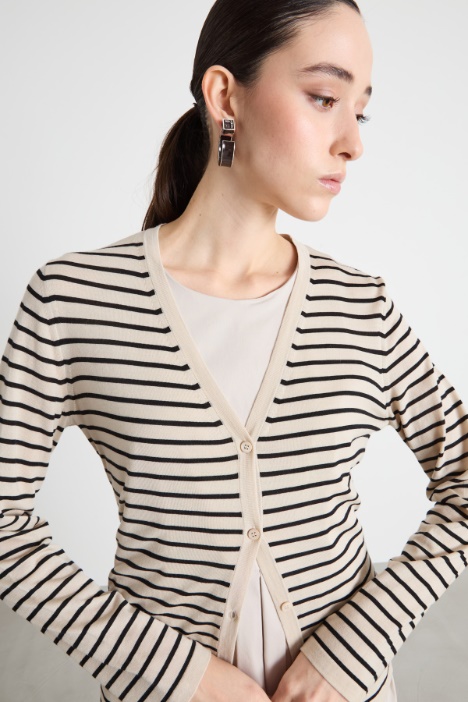 Cardigan con scollo a V